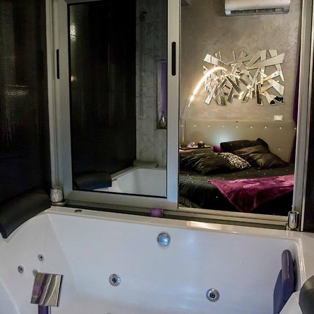 Jacuzzi Love SuitesweetРим Экстерьер фото